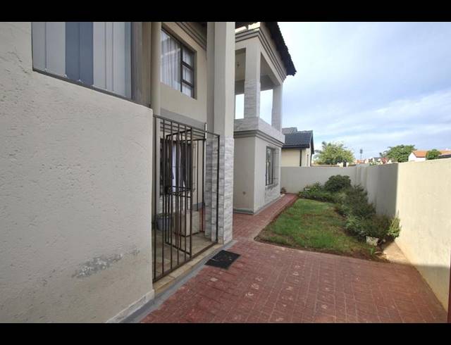 5 BEDROOM HOUSE FOR SALE IN DAWN PARK